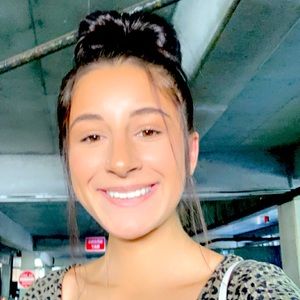 Meet your Posher, Raeraegan